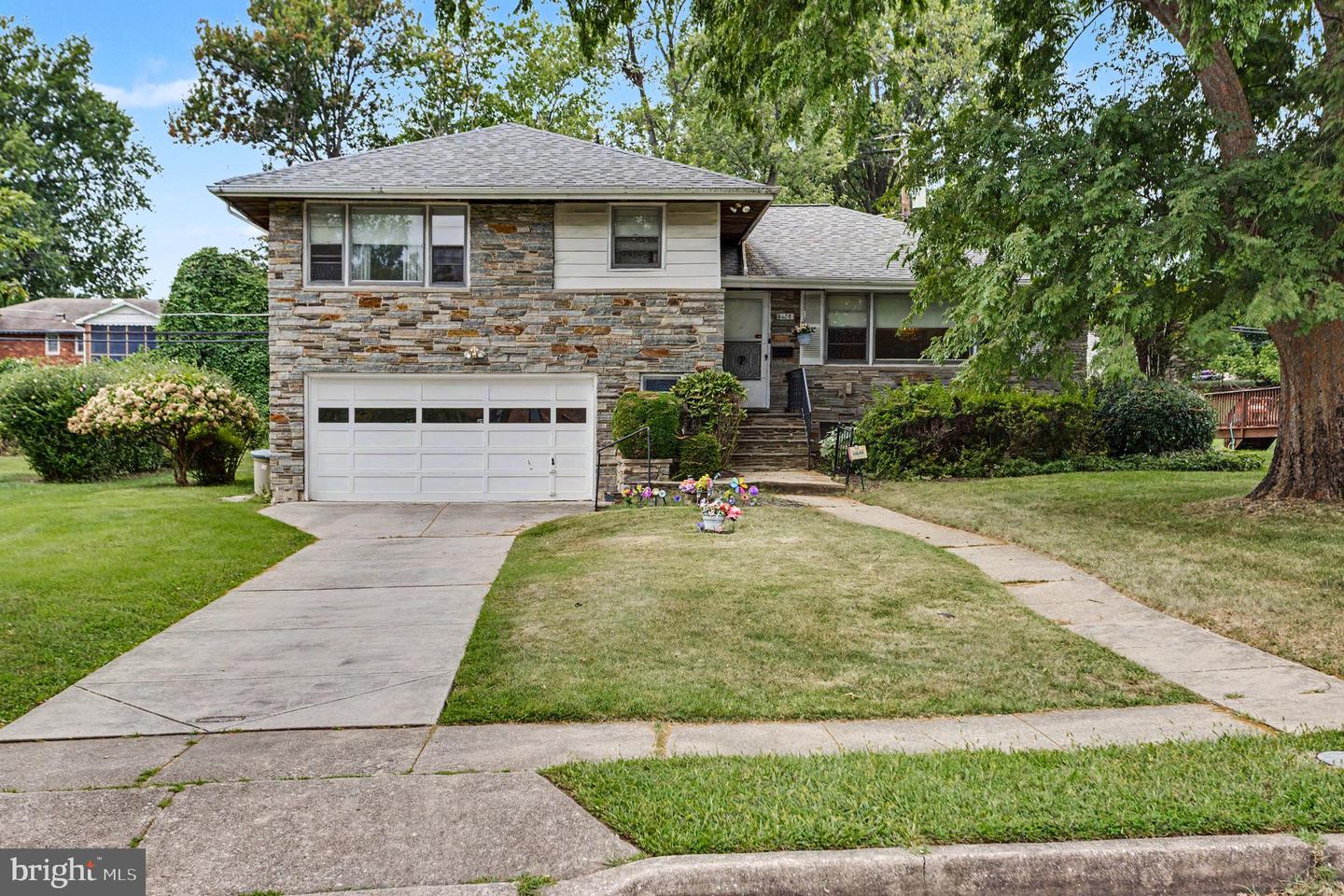 6608 Chelwood Rd — photo