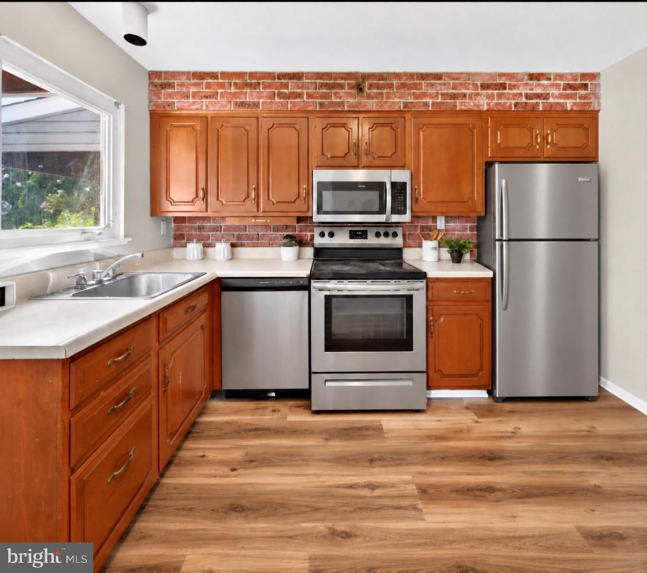 43 Odeon Ct — photo