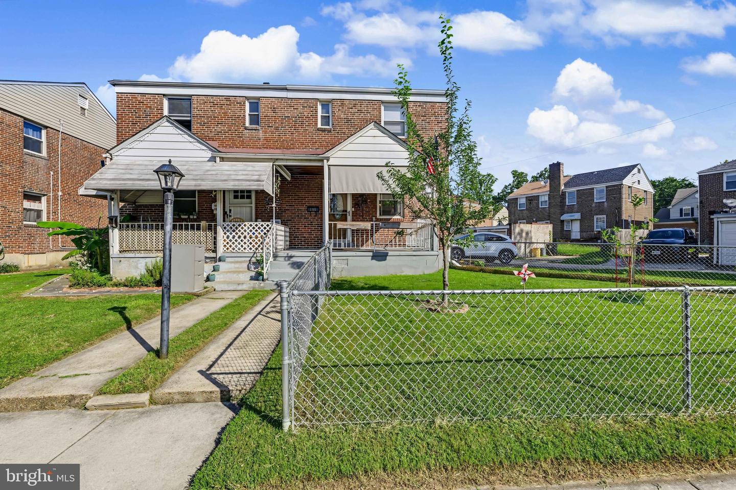 106 Kentway — photo