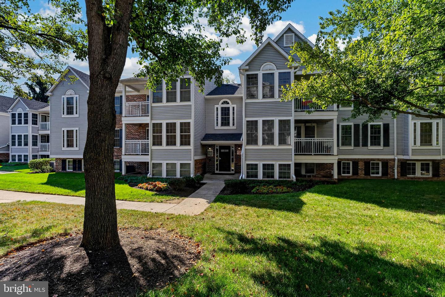 1436 Greenbriar Cir #3-1436 — photo
