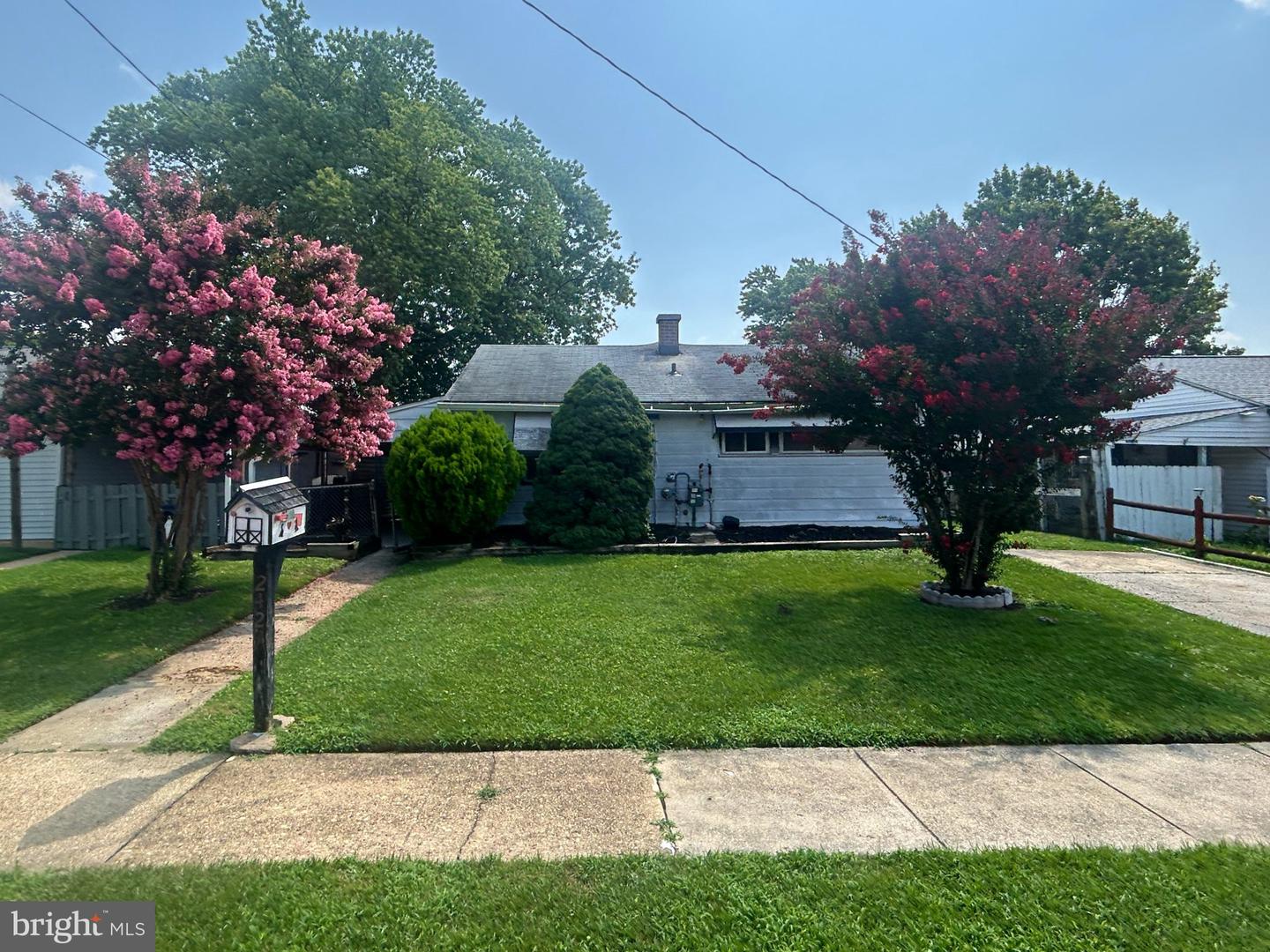 2421 Saratoga Ave — photo