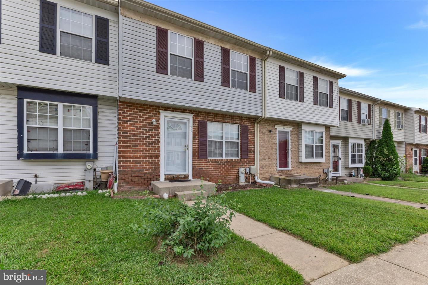 73 Chelmsford Ct — photo