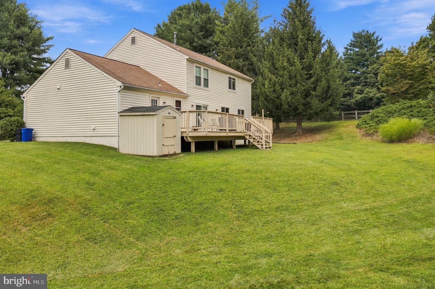 17 Strawhill Ct — photo