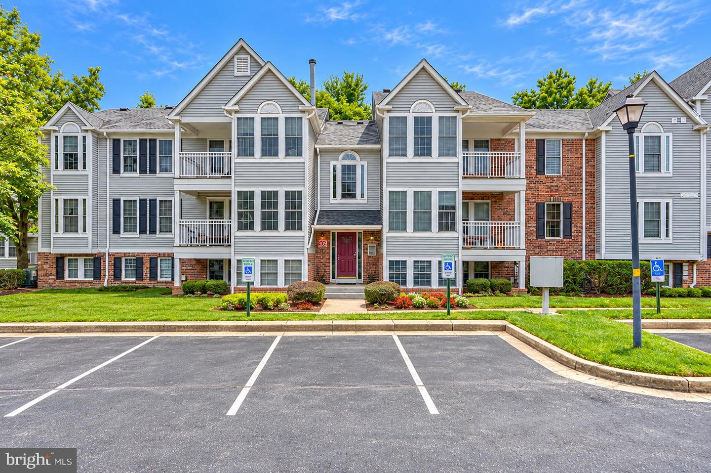 1470 Greenbriar Cir #2 — photo