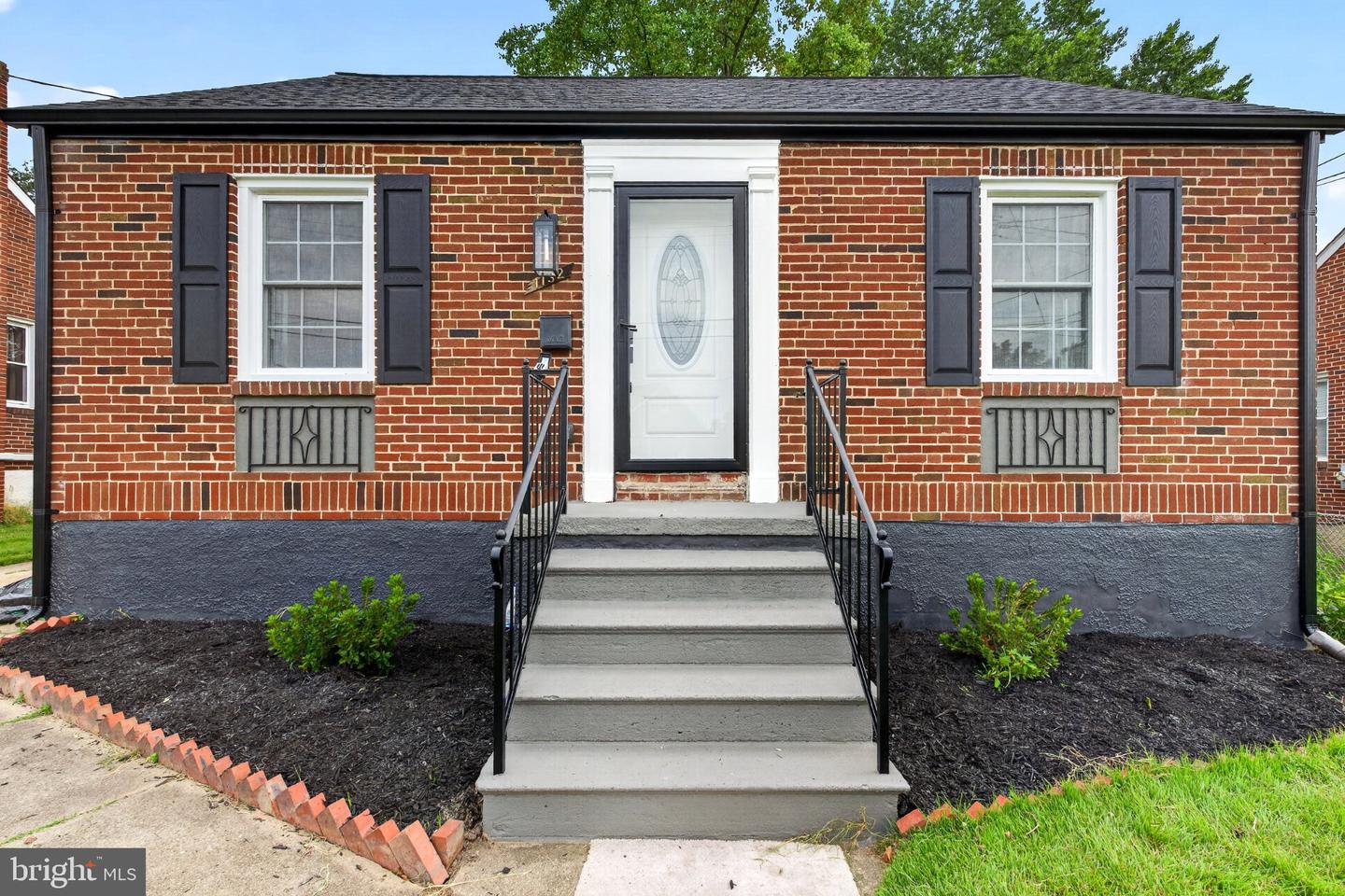 1132 Stephen Dr — photo