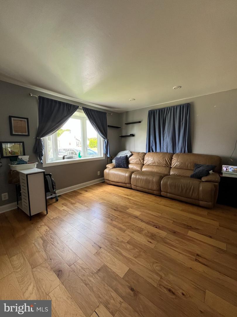 8228 Watersedge Road, Baltimore, MD 21222 — photo 2