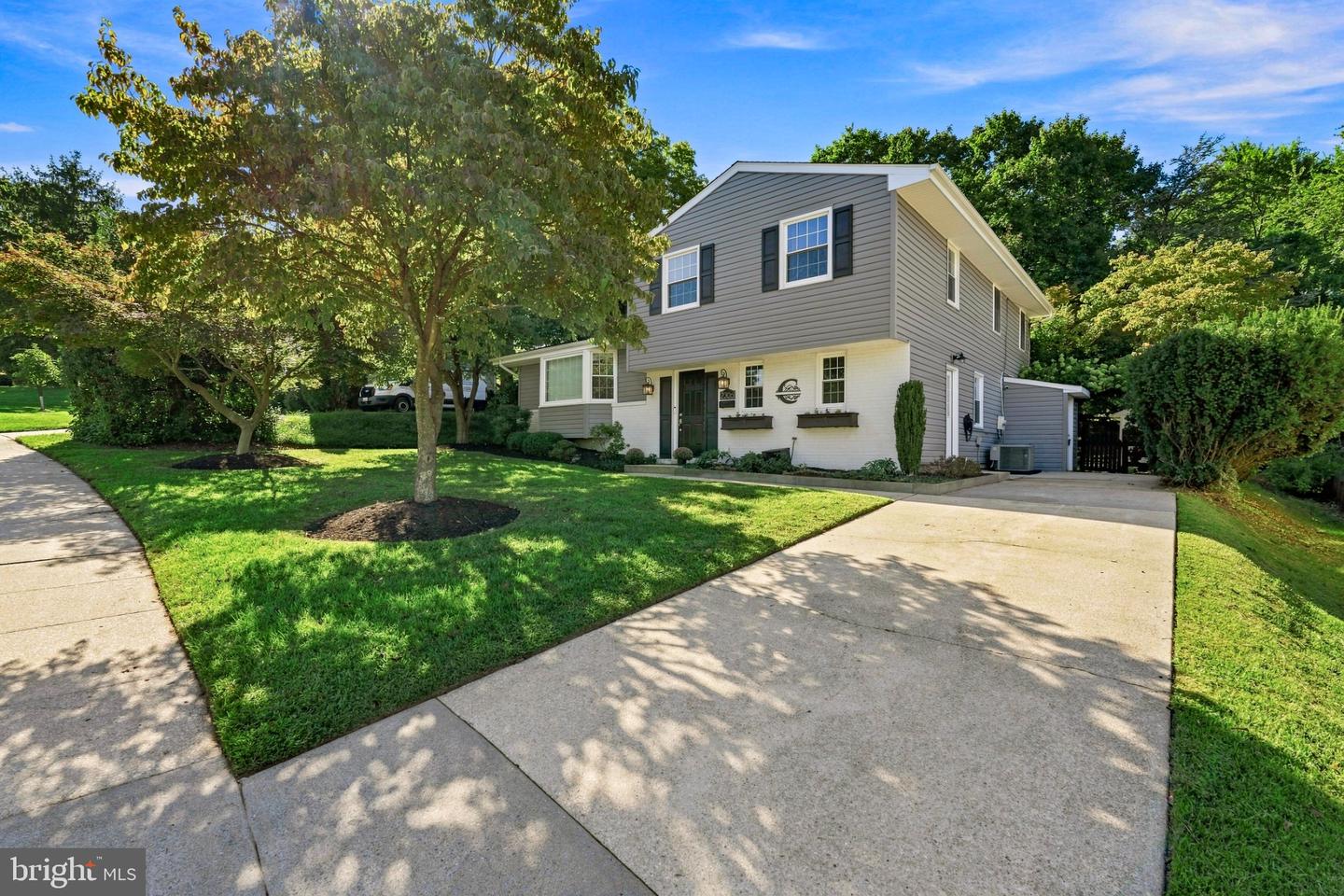 2306 Wuthering Rd — photo