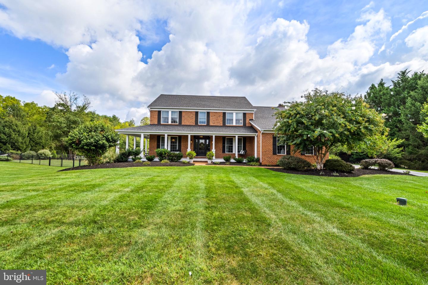 10 Deer Creek Ct — photo