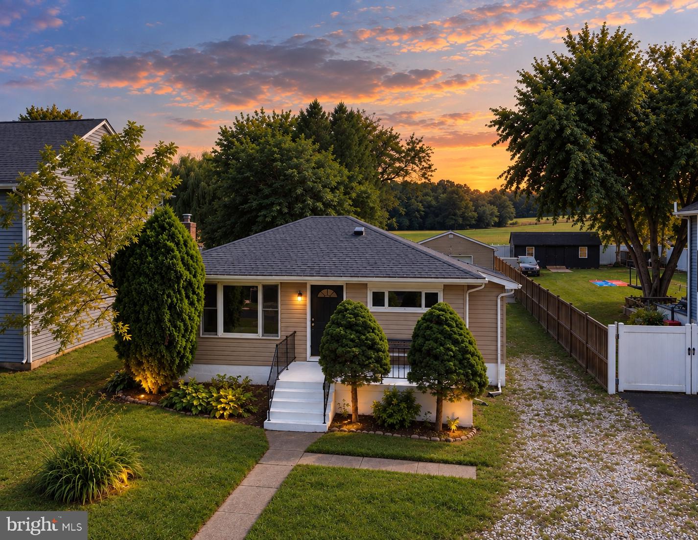 11105 Bird River Grove Rd — photo