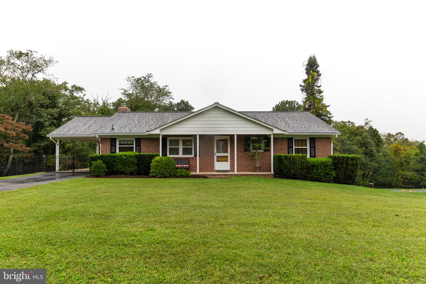 16916 Hereford Rd — photo