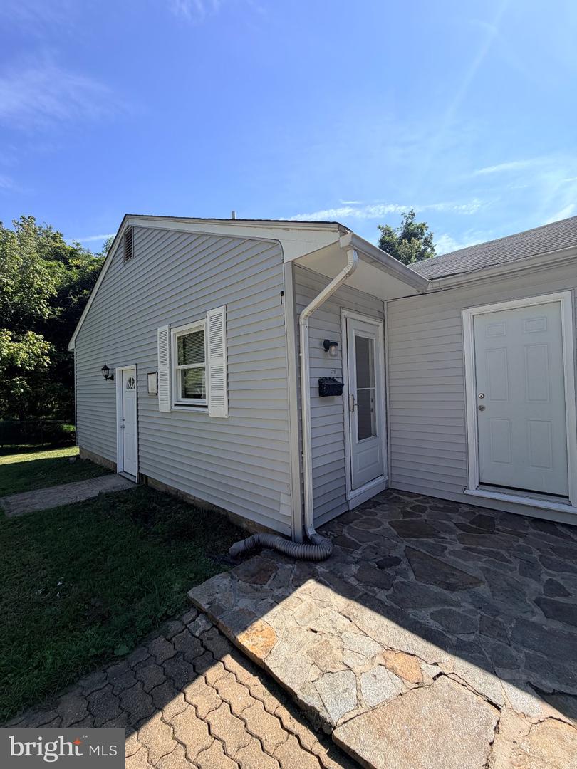 3205 Chapman Rd — photo