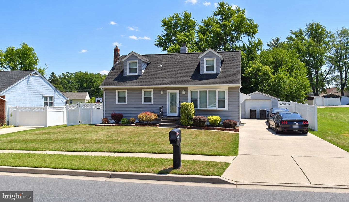 7025 Dogwood Rd — photo