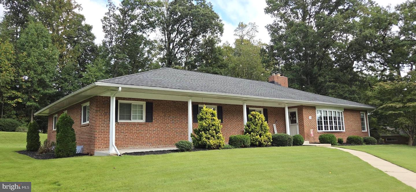 35 Bangert Ave — photo