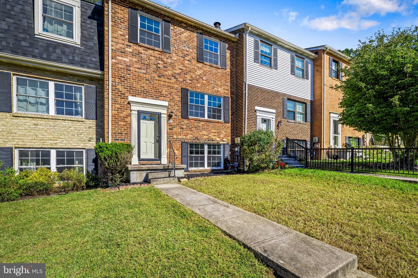 9 Oak Shadows Ct — photo
