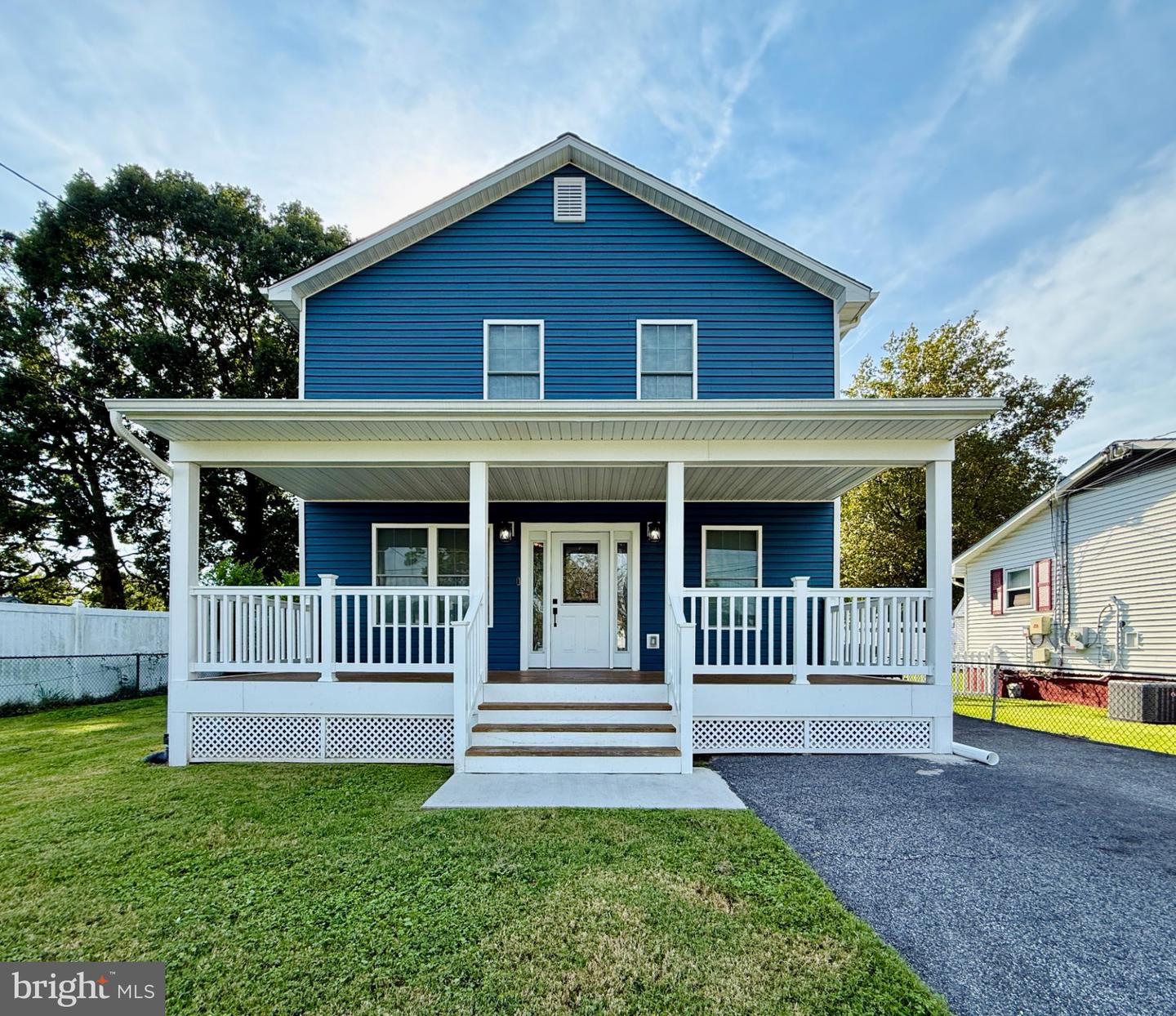 8221 Beach Dr — photo