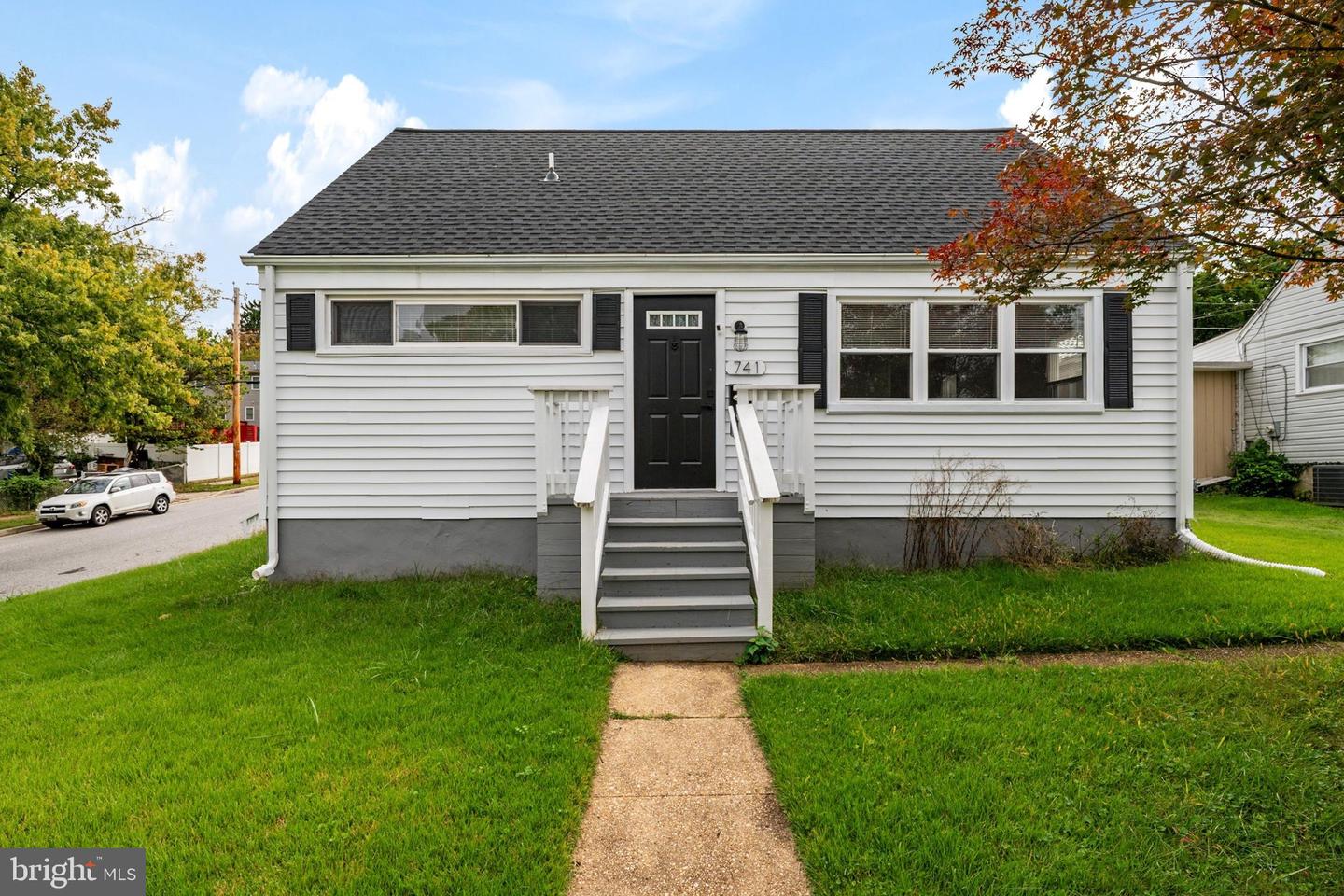 741 Silver Creek Rd — photo