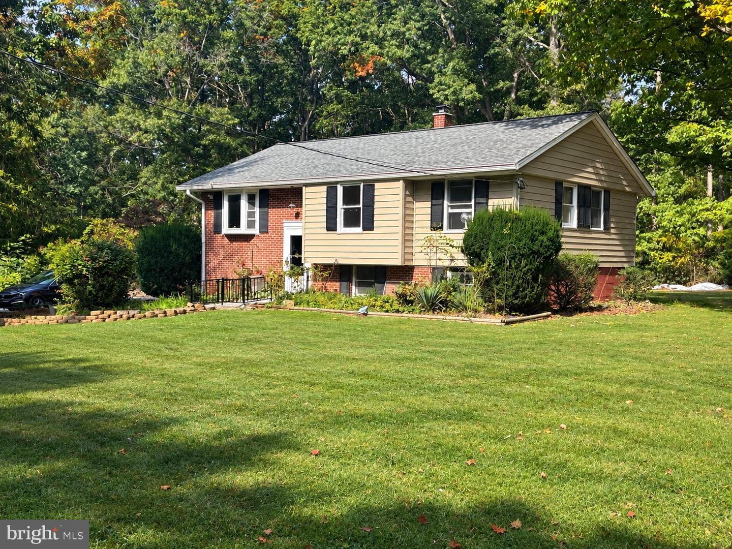830 Miller Rd — photo