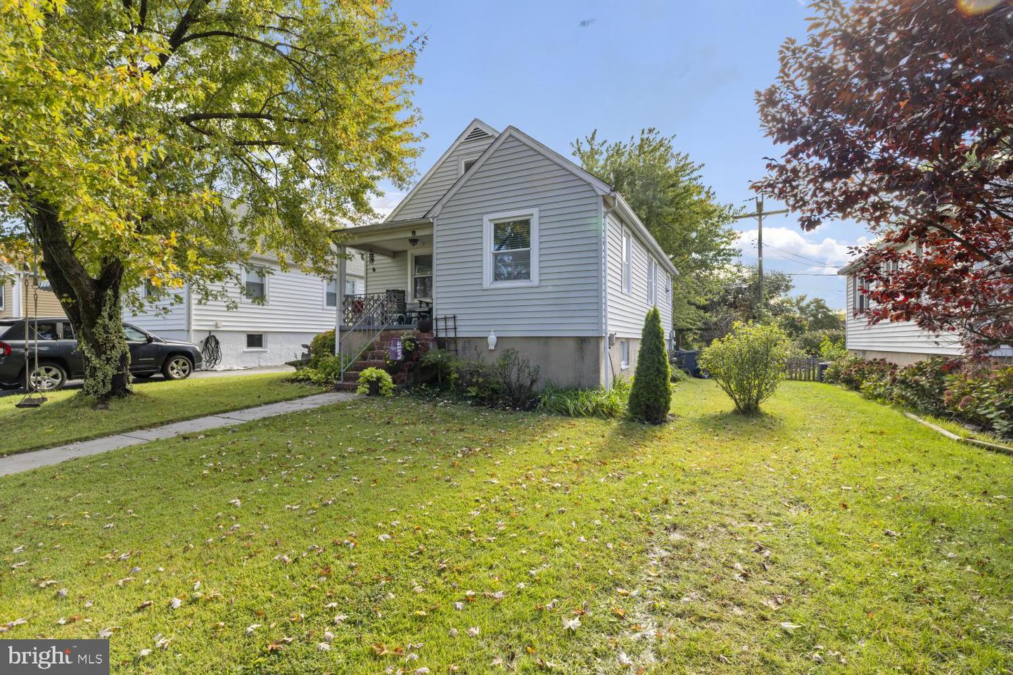 8307 Avondale Rd — photo