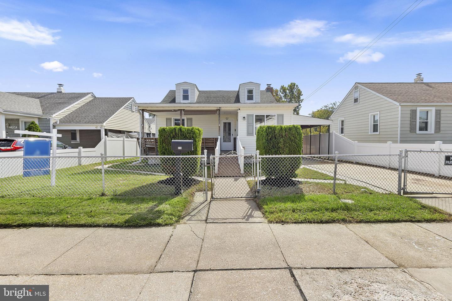 310 Pinewood Rd — photo