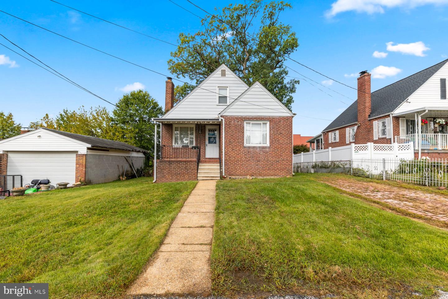 7906 Hillendale Rd — photo