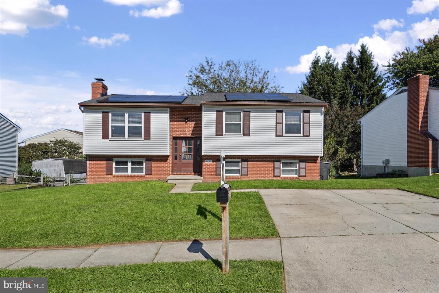 9453 Seven Courts Dr — photo