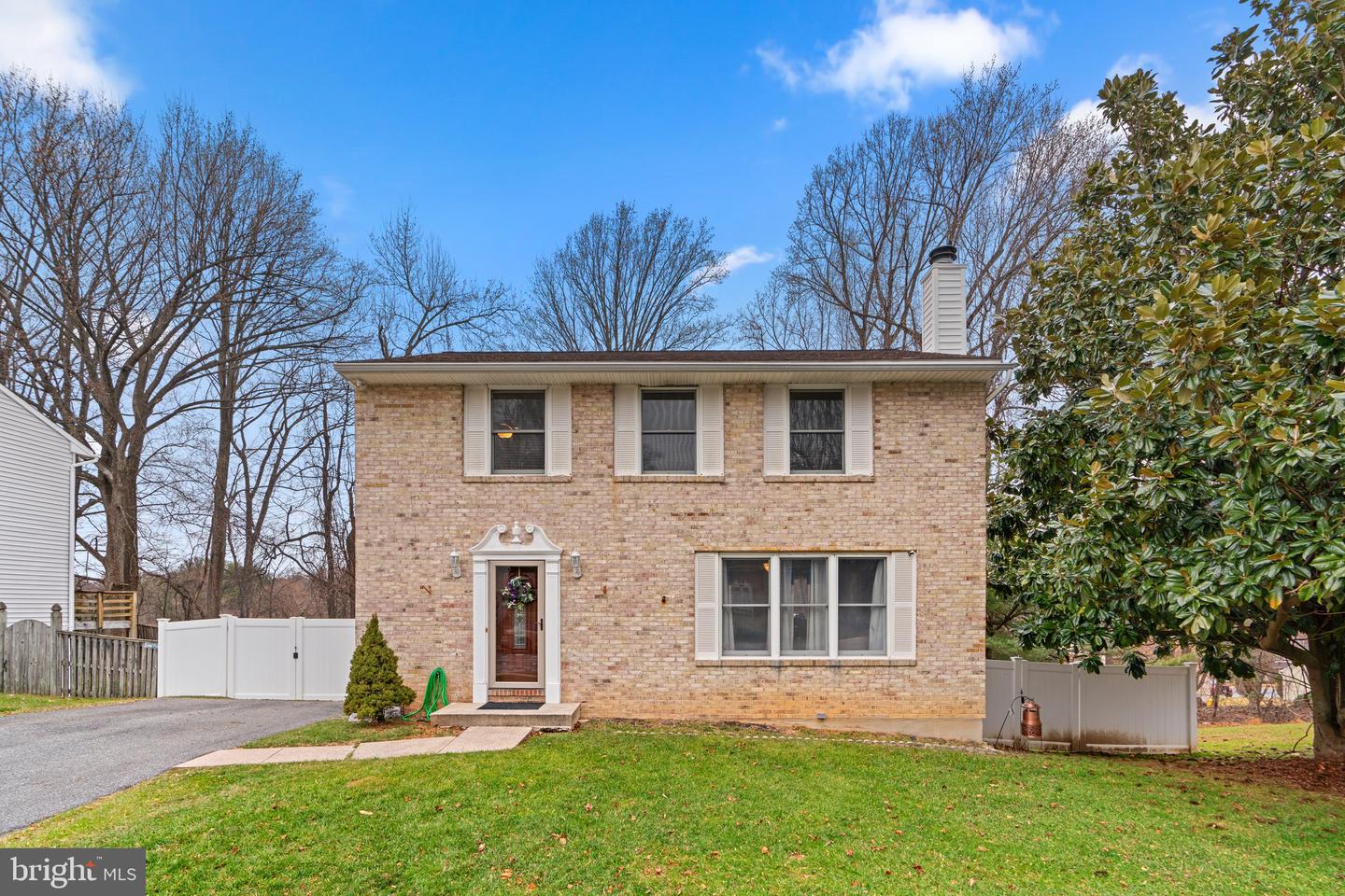 24 Jameson Ln — photo