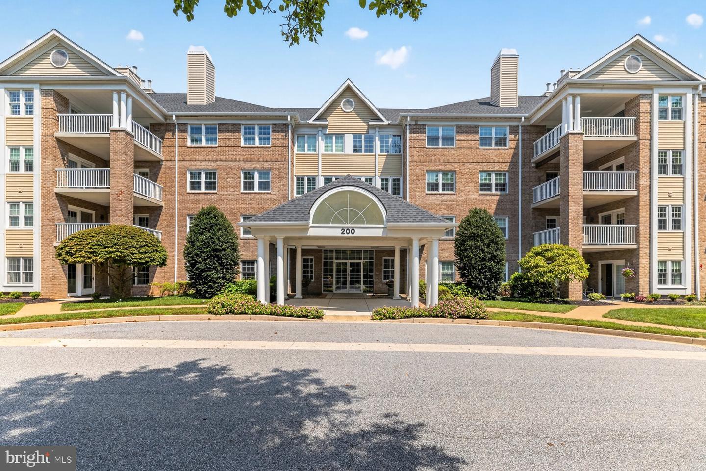 200 Belmont Forest Ct #207 — photo