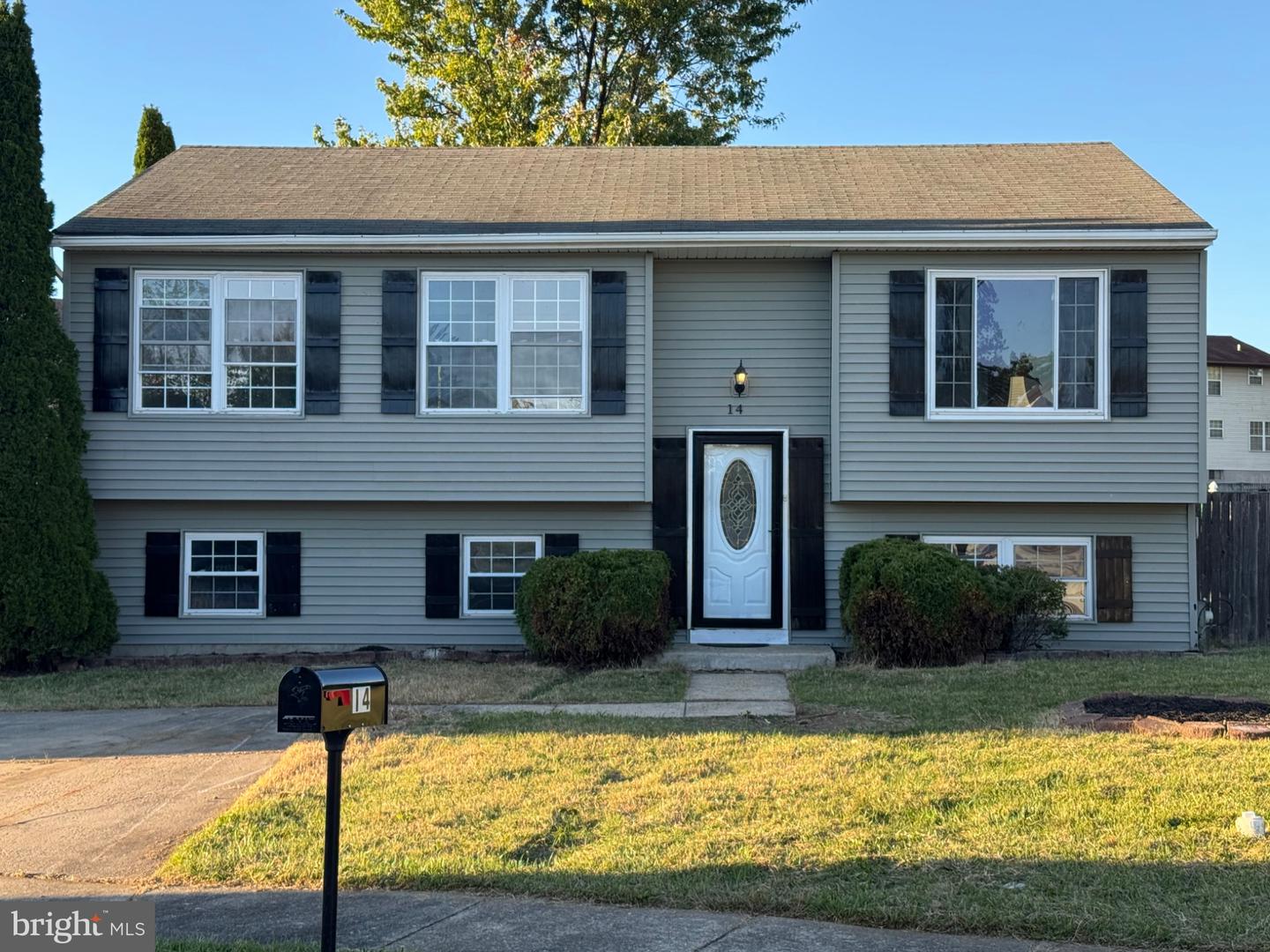 14 Greenapple Ct — photo