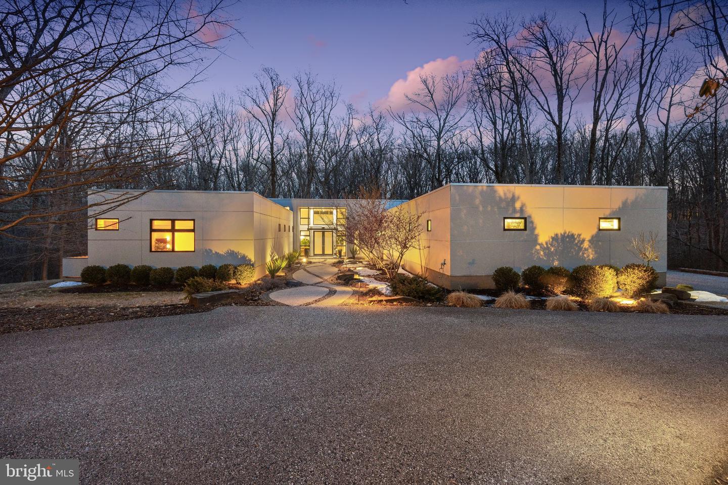2923 Woodvalley Dr — photo