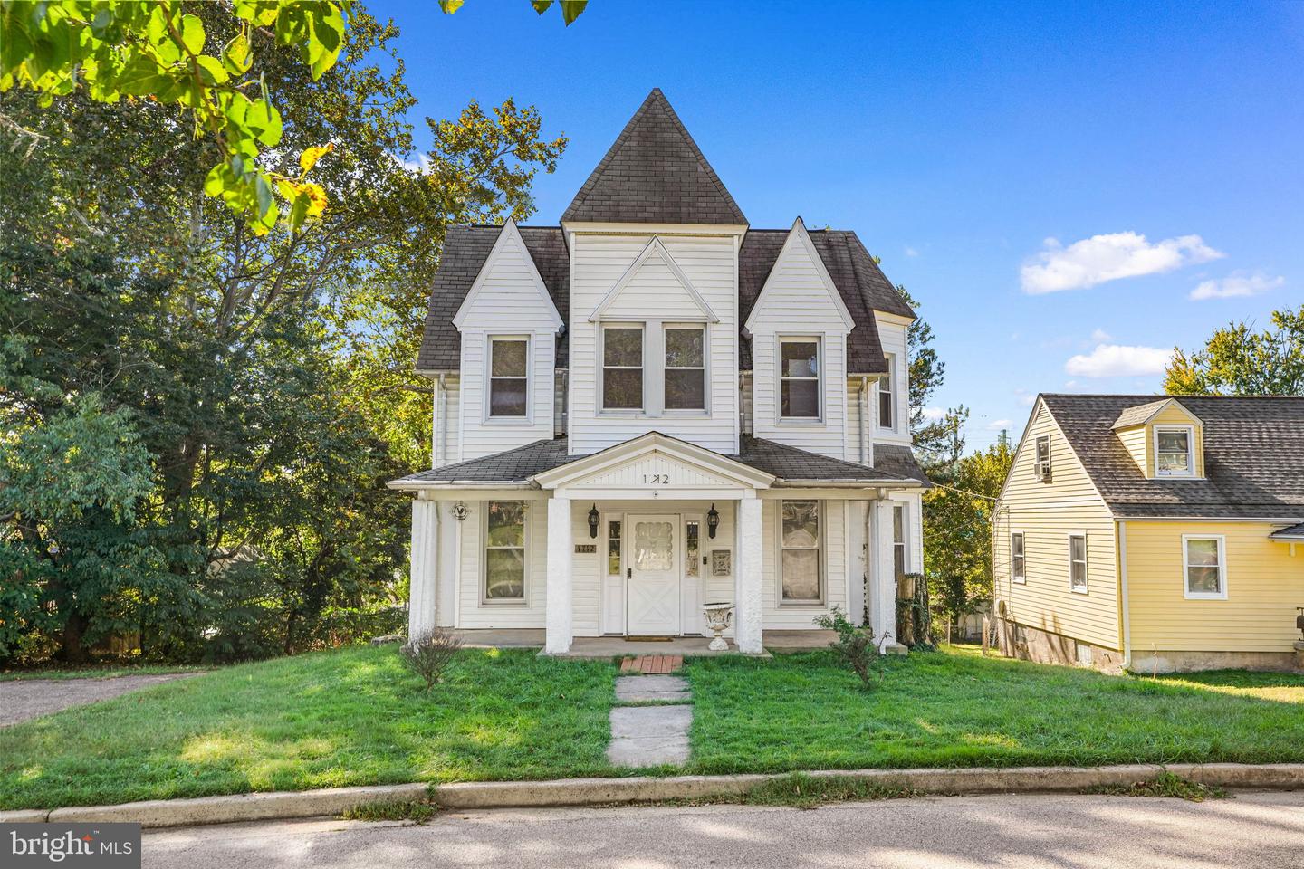 1712 Selma Ave — photo