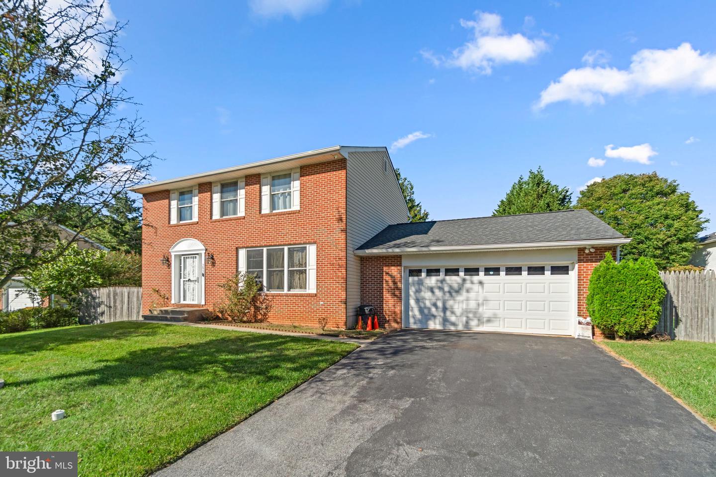 202 Fox Haven Ct — photo