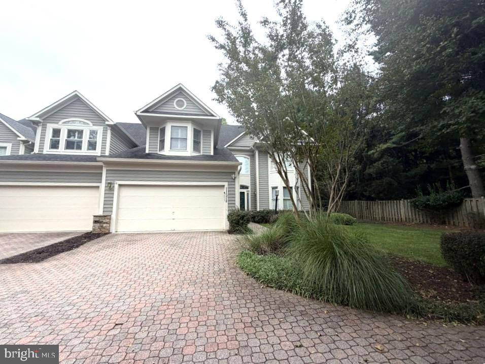 11528 Pebblecreek Dr — photo