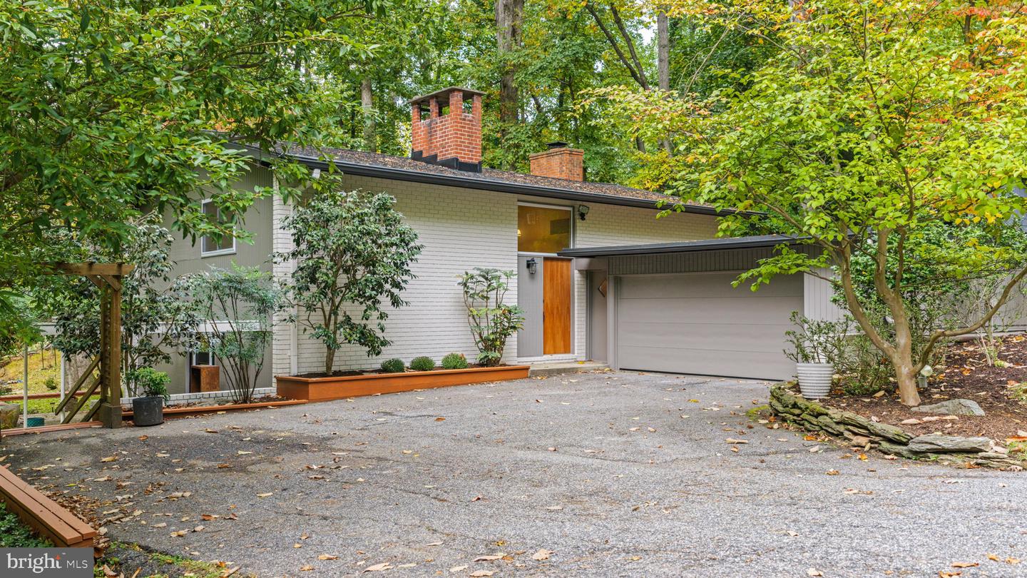 3422 Philips Dr — photo