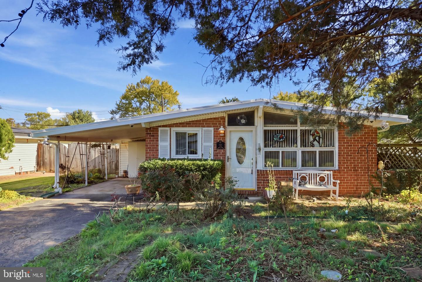6104 Sunny Ln — photo