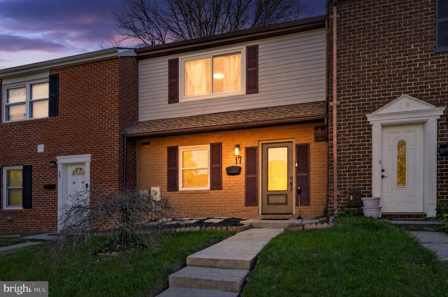 17 Cornbury Ct — photo