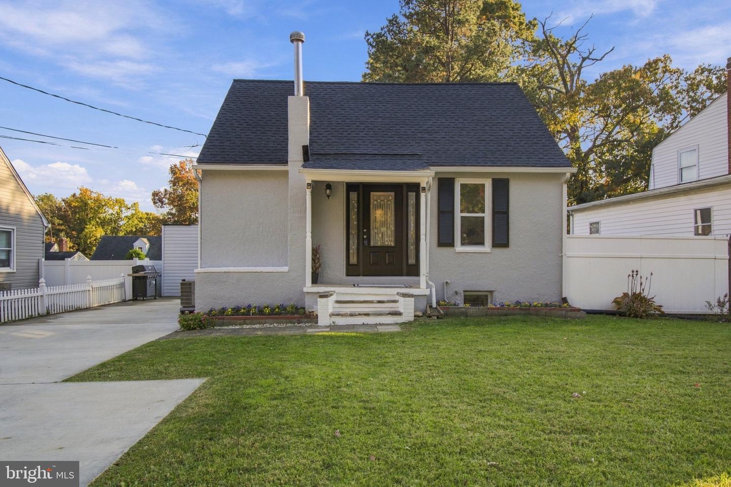 1705 Wentworth Ave — photo