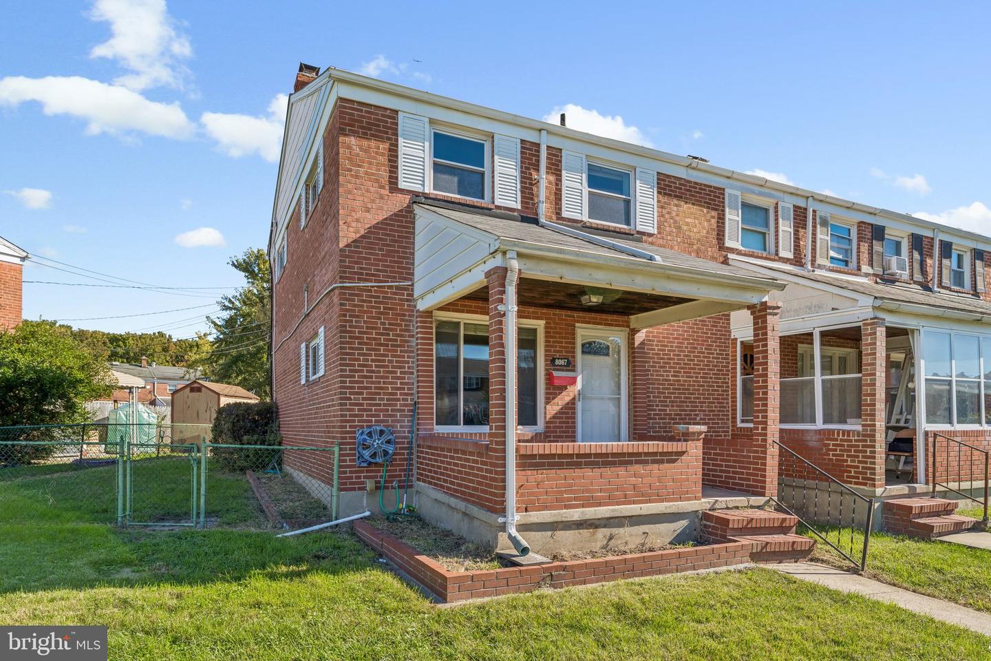 8067 Wallace Rd — photo