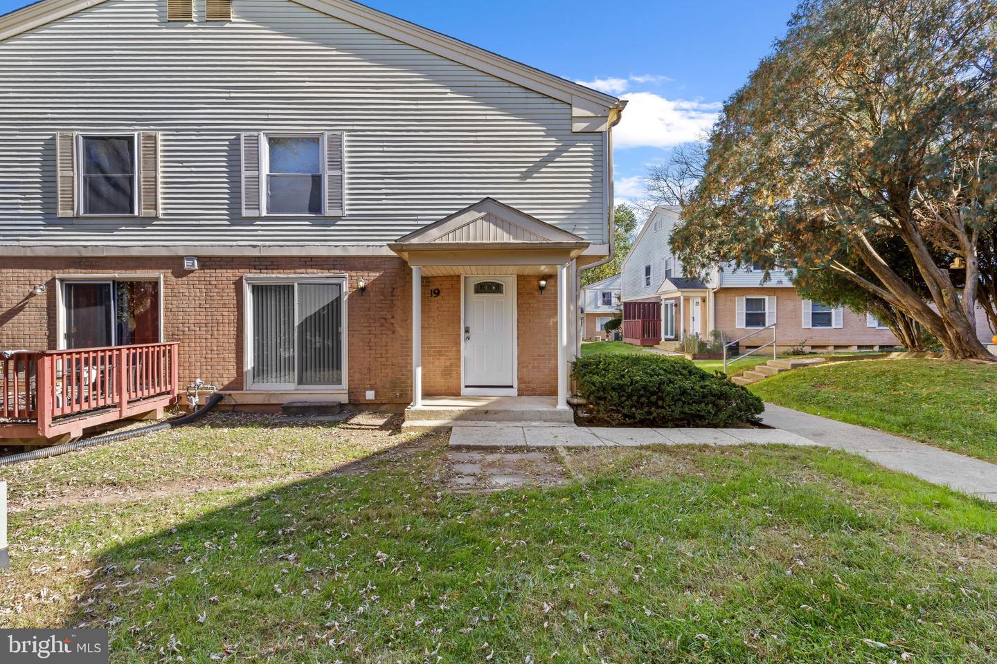 19 Woodenbridge Ct #D — photo