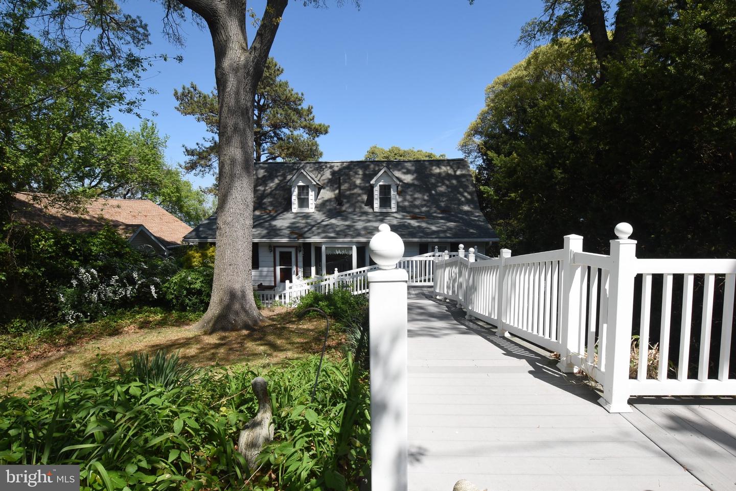 1815 Highland Dr — photo
