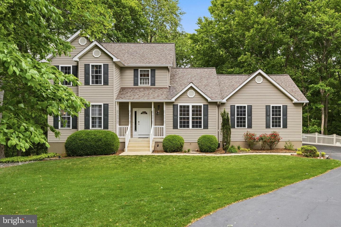 548 Windmill Dr — photo