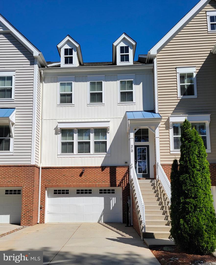 210 Oyster Bay Pl #C2 — photo