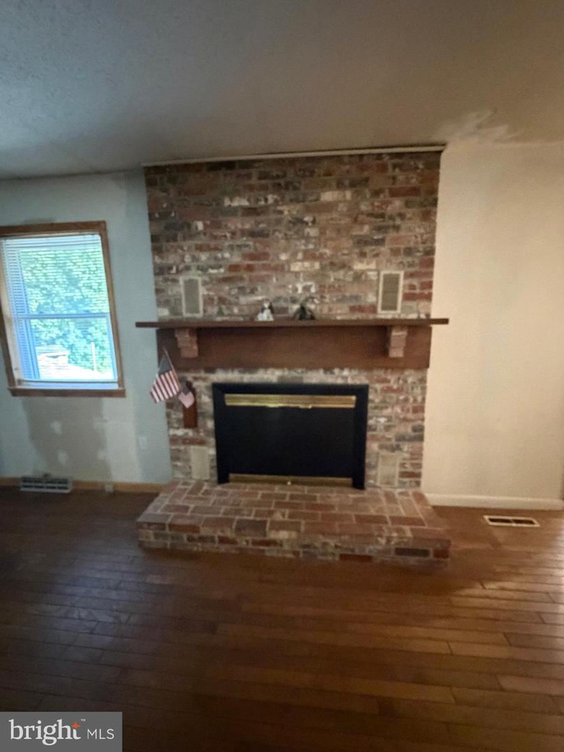 4331 Estate Dr — photo