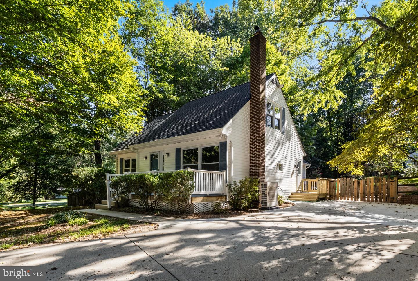 1341 Calvert Beach Rd — photo