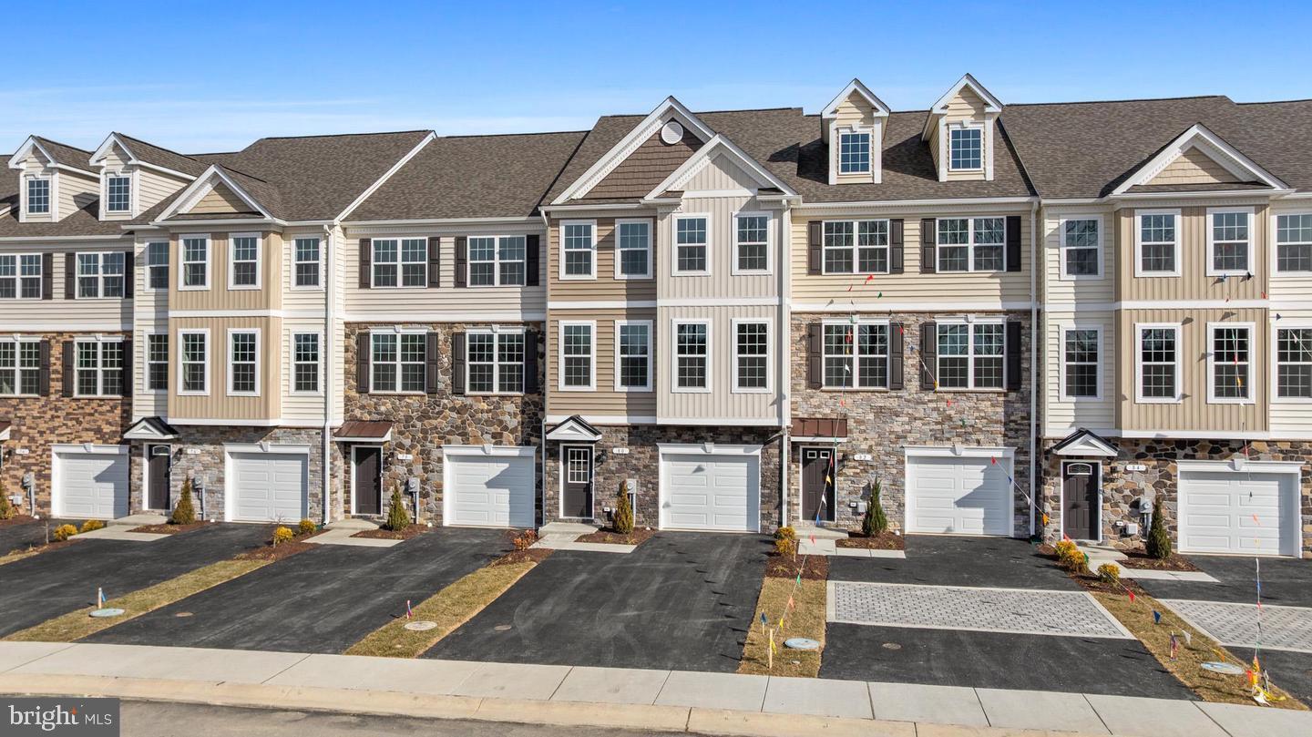 131 Potomac Ct — photo