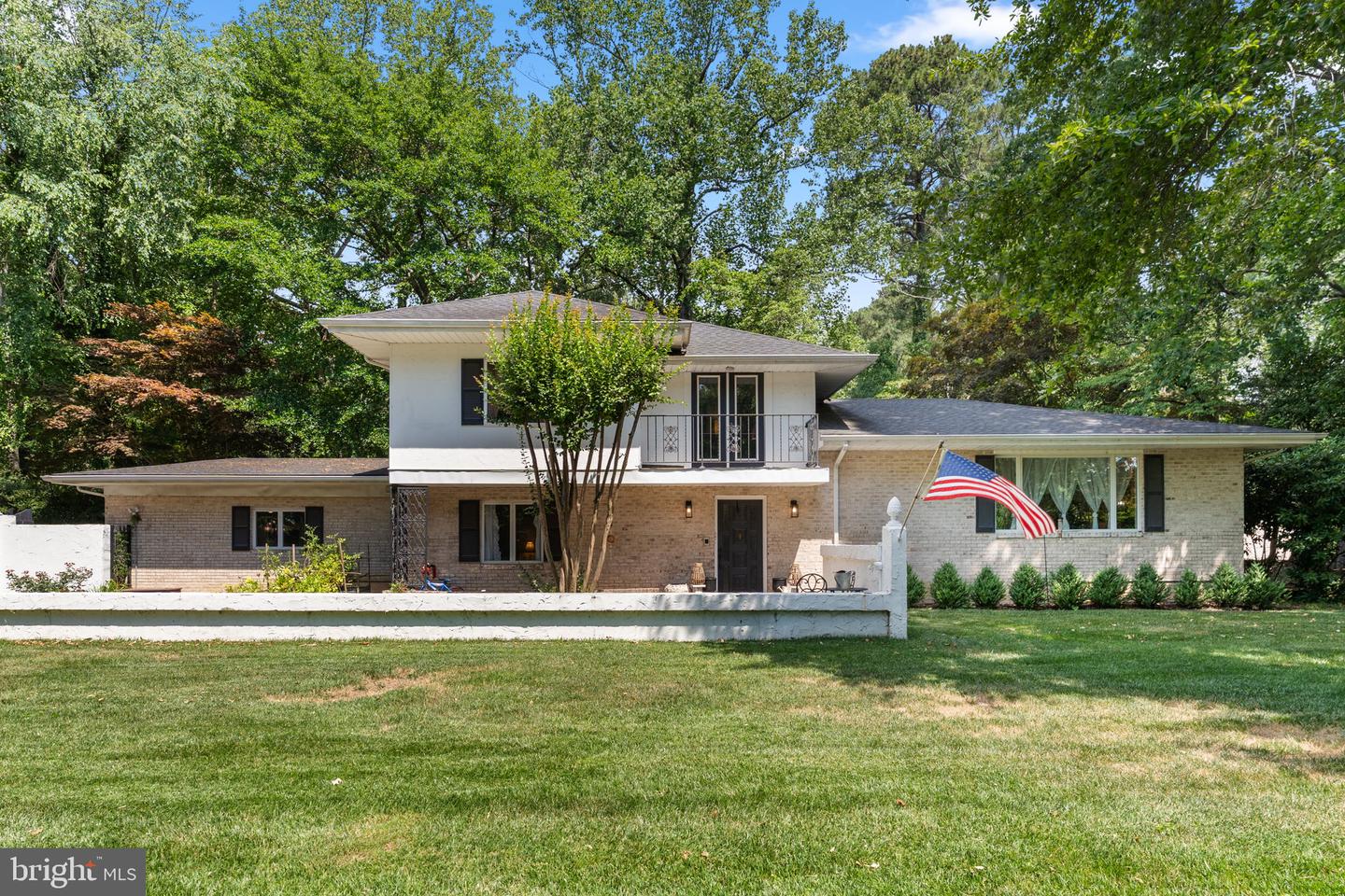 547 Beech Dr — photo