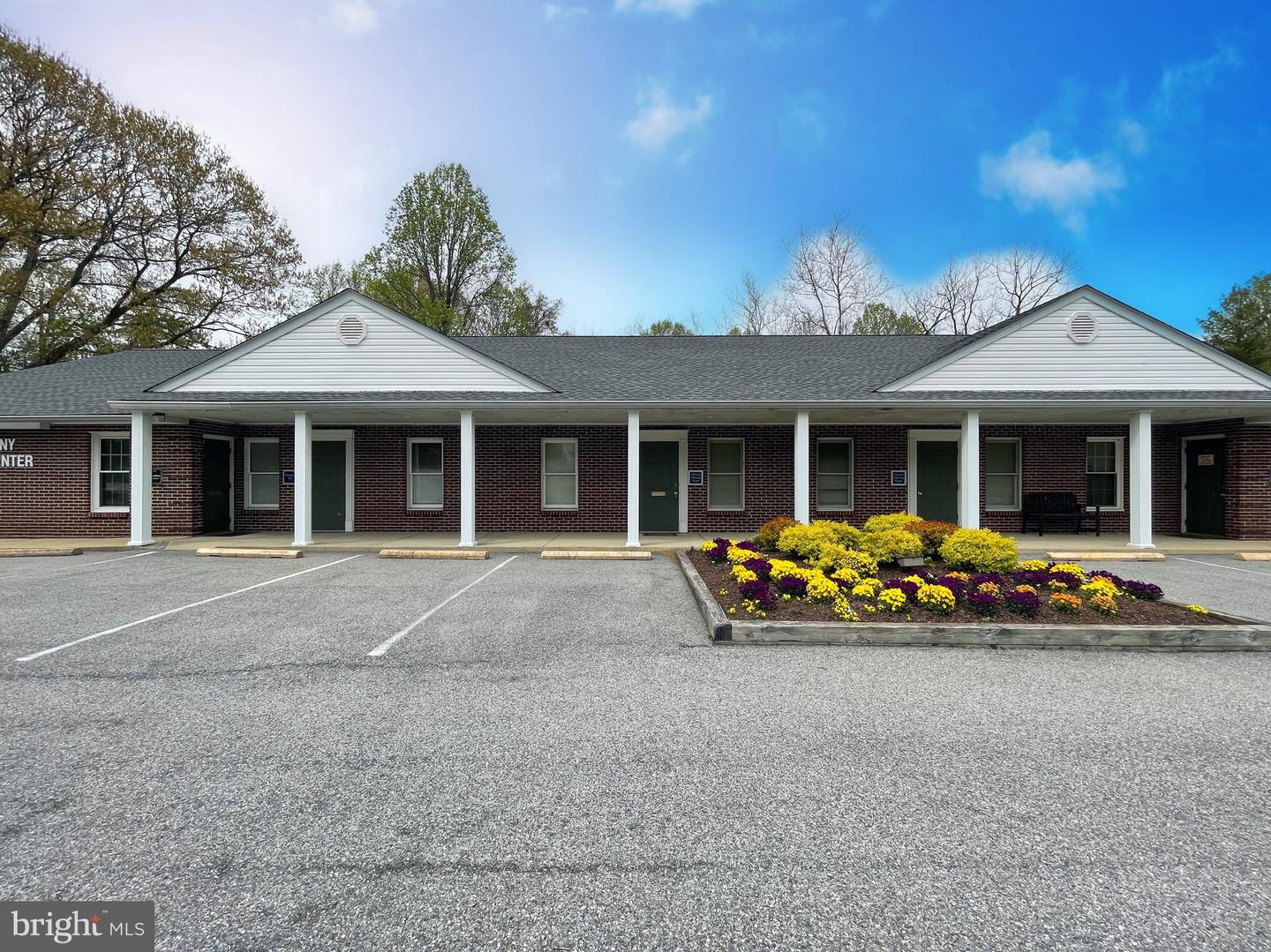 2301 W Mount Harmony Rd — photo