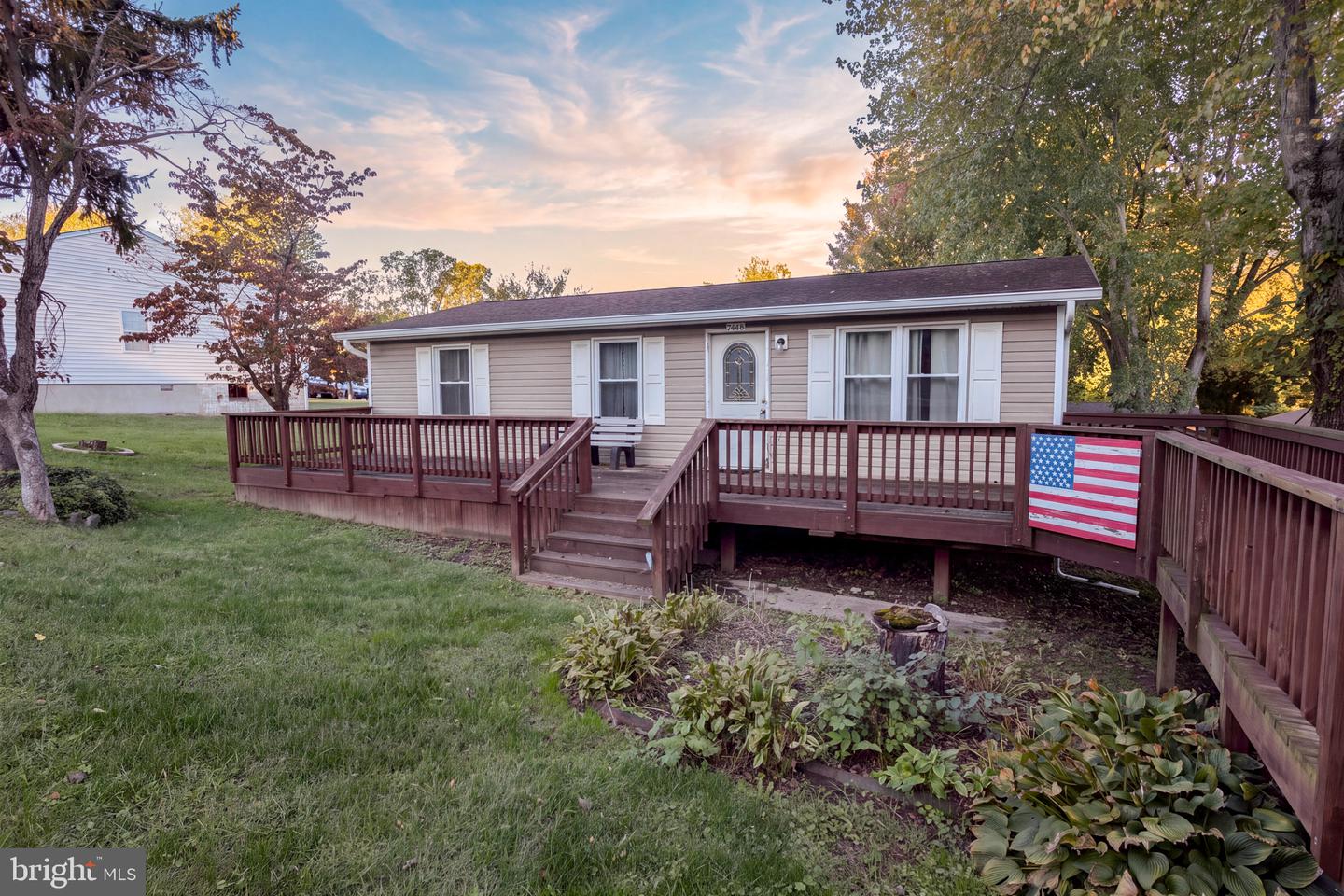 7609 Bayside Rd — photo