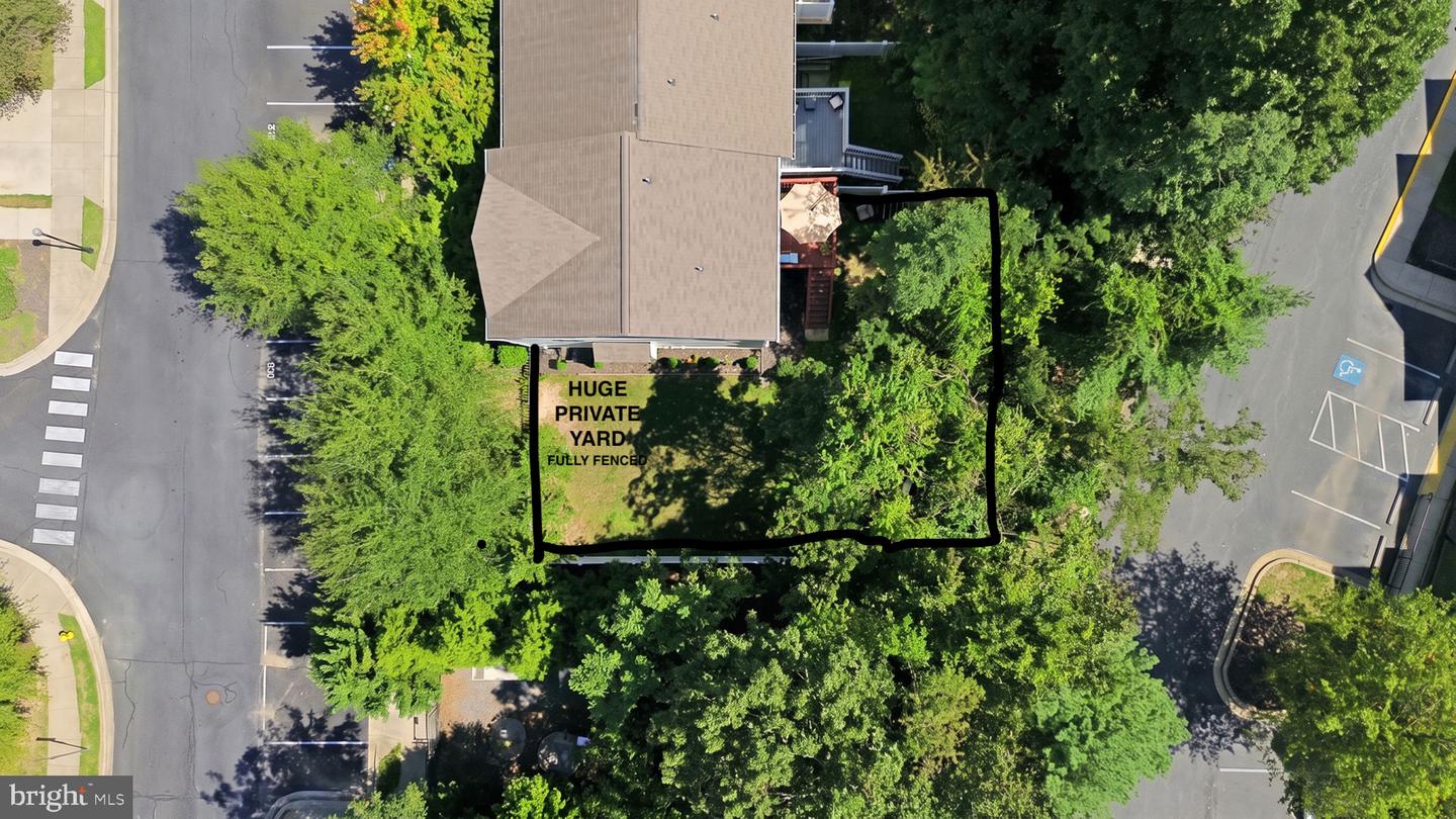 335 English Oak Ln — photo