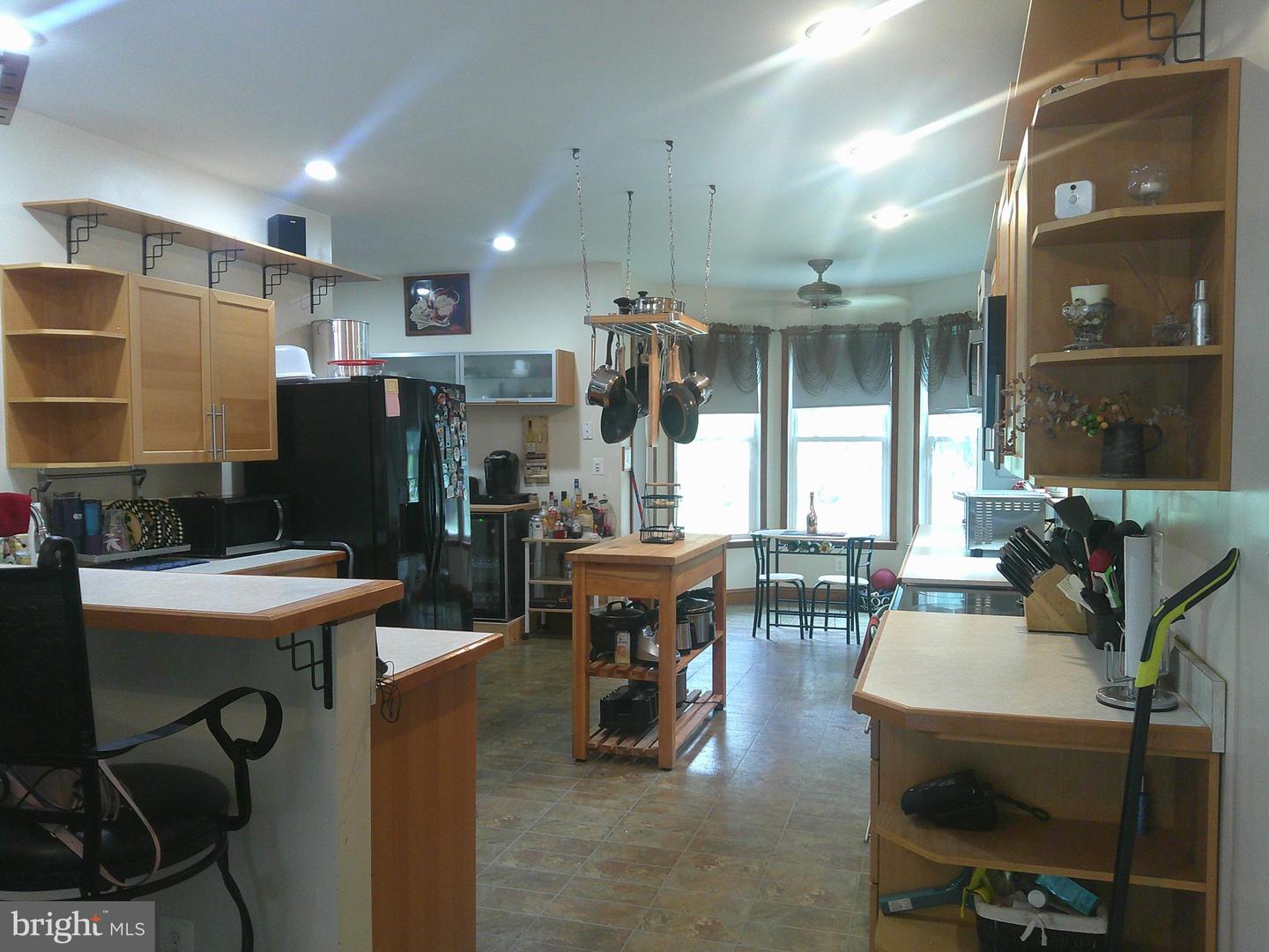 1875 Robin Ct — photo