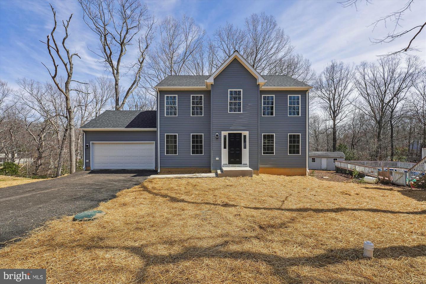 854 Forest Glen Rd — photo